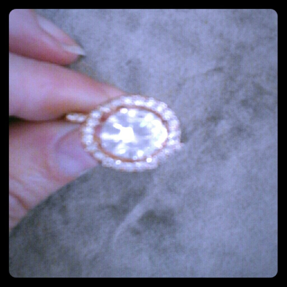 💙Presenting💙C.Z. Ring💙